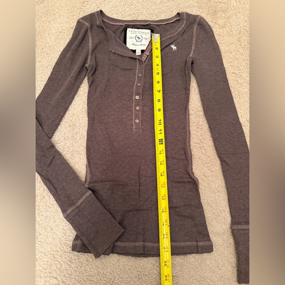 VINTAGE Abercrombie & Fitch Chocolate Brown Henley Top - Picture 8 of 10